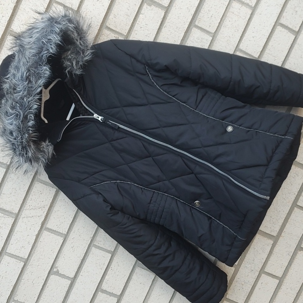 Black Coat* - Picture 4 of 11